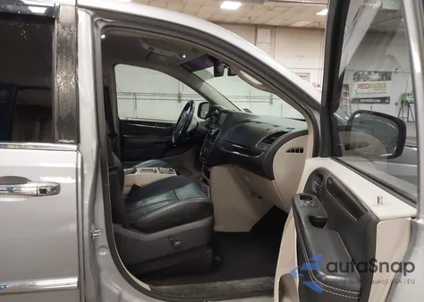 2014 Chrysler Town & Country Touring-L z USA, uszkodzony, nr VIN 2C4RC1CG0ER200113